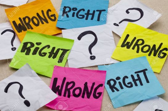 10127841-wrong-or-right-dilemma-or-ethical-question-handwriting-on-colorful-sticky-notes-Stock-Photo